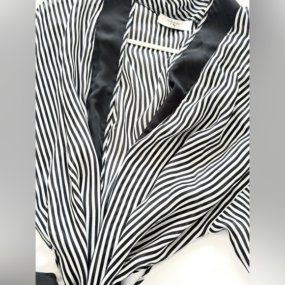 Rare Vintage Valentino Intimo Black and White Striped Robe, Made in USA, Small - Picture 8 of 8